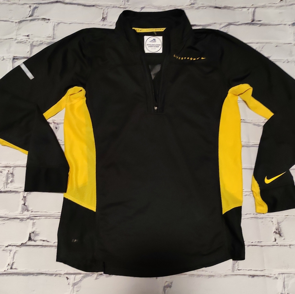 Livestrong Long Sleeve pullover size small
